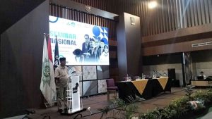 Wakil Rektor 1 memberikan sambutan