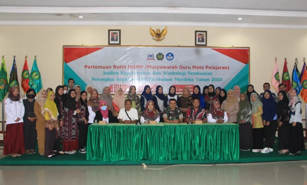 Pertemuan Rutin MGMP (Musyawarah Guru Mata Pelajaran) di ITSK RS dr. Soepraoen