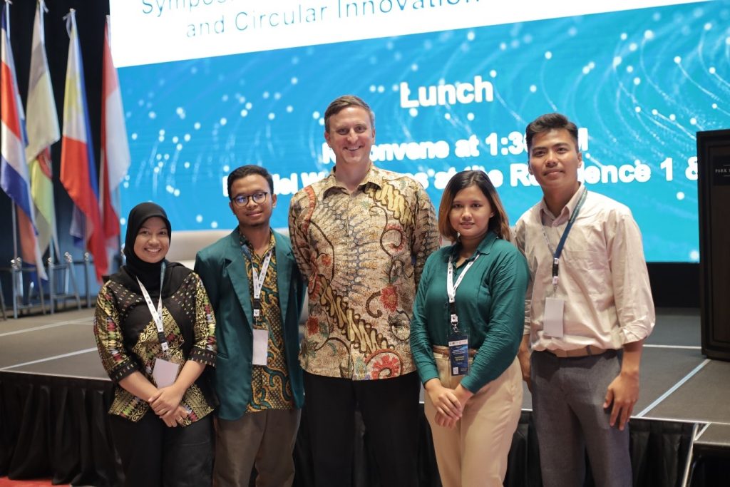Safita Ardhia Pangestika, mahasiswi ITSK RS dr. Soepraoen Malang delegasi Indonesia yang disponsor penuh oleh U.S. Department State Pitching Ideas Project