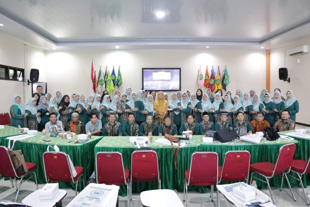 Optimalisasi Kurikulum Merdeka, Pelatihan Pendampingan Pemilihan Mata Pelajaran bagi Guru BK Kabupaten Malang dilaksanakan di ITSK RS dr. Soepraoen