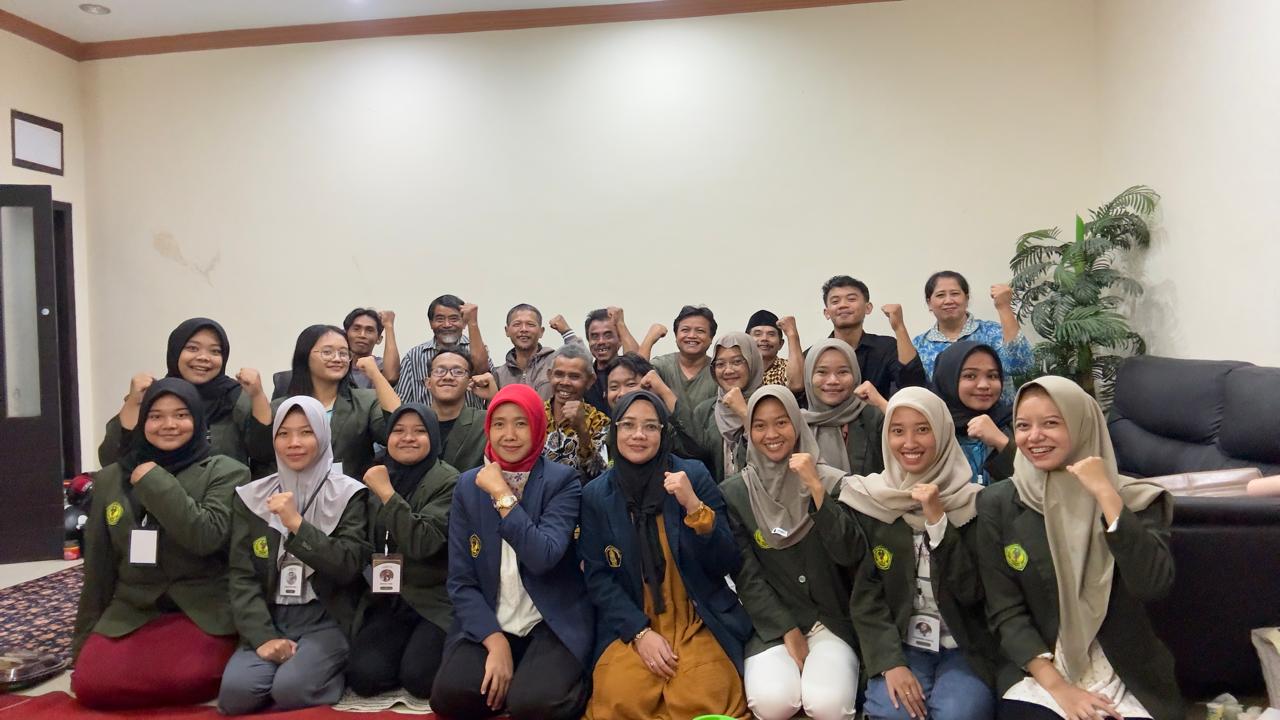 Pelaksanaan Musyawarah Masyarakat RW oleh Mahasiswa Prodi D3 Keperawatan: Upaya Meningkatkan Kesehatan dan Membangun Ke