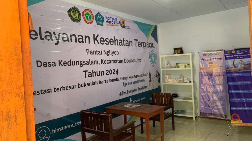 International Nurses Day 2024 : Himpunan Mahasiswa Ners berhasil merevitalisasi layanan dan Sarana Kesehatan di pusat wisata Pantai Ngliyep Kabupaten Malang