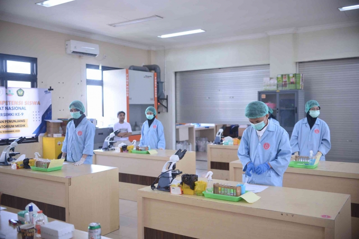 Kompetisi Nasional Layanan Laboratorium Medik HUT PERSEMKI ke-9 di ITSK RS dr Soepraoen