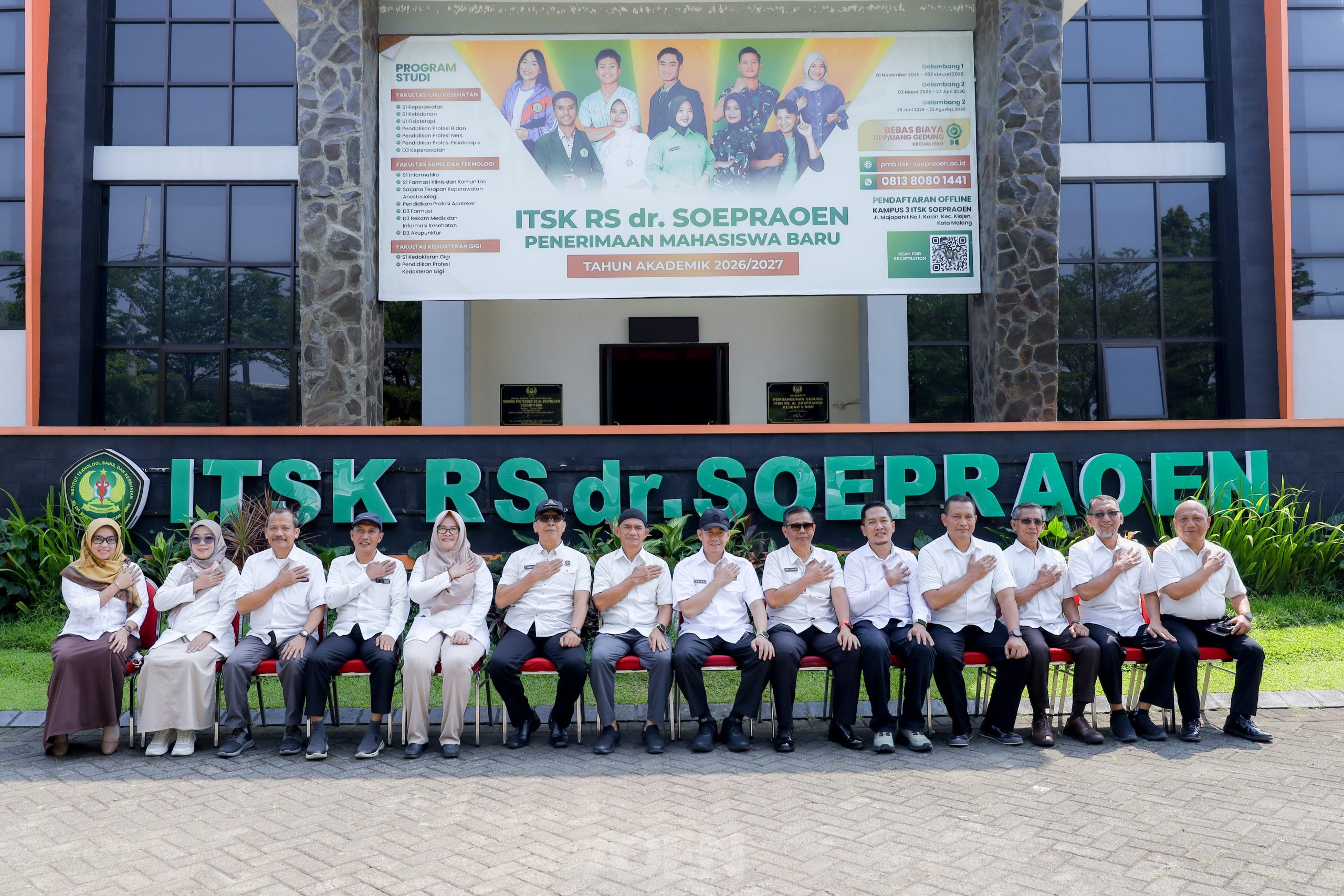 Wakil Ketua Yayasan Dhekarta Kunjungi ITSK RS dr. Soepraoen dalam Agenda Serah Terima Gedung dan Laboratorium Kampus II