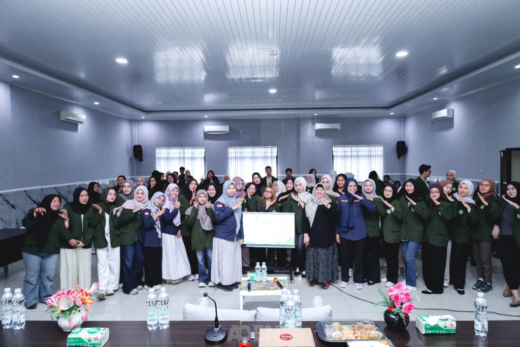 Kuliah Tamu S1 Farmasi Klinis dan Komunitas Bahas Manajemen Polifarmasi pada Lansia untuk Mencegah Drug Related Problems